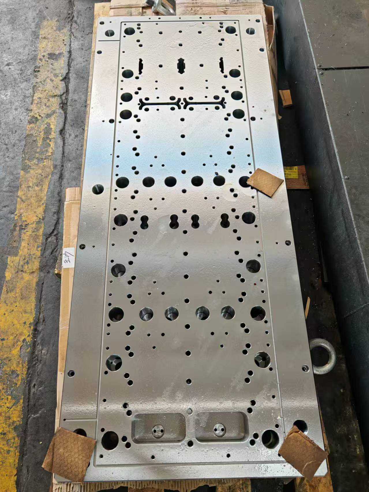 汽车冲压模模板大型加工件